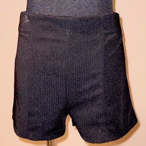 Forever 21 Black High-Waisted Shorts Size Small